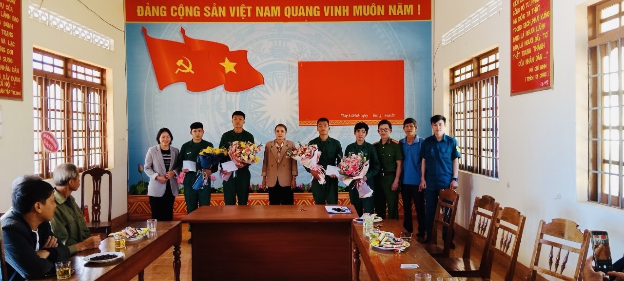 UBND xã Băng A Drênh tổ chức gặp mặt thanh niên xuất ngũ trở về địa phương