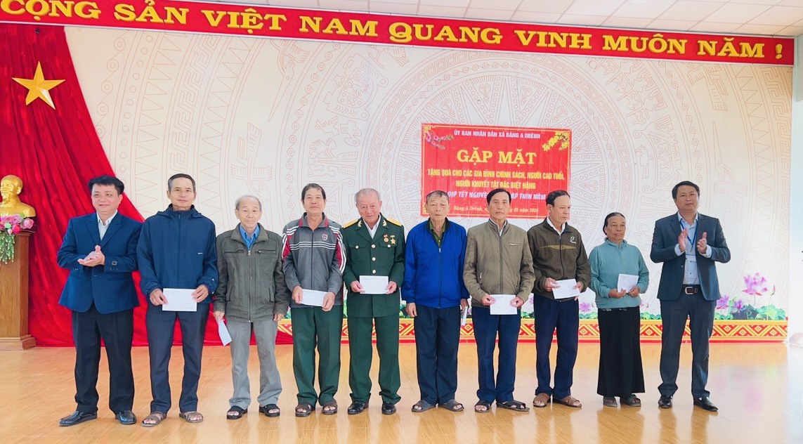 UBND xã Băng A Drênh tổ chức gặp mặt các gia đình chính sách, người cao tuổi, người khuyết tật đặc biệt nặng nhân dịp Tết Nguyên đán Giáp Thìn năm 2024